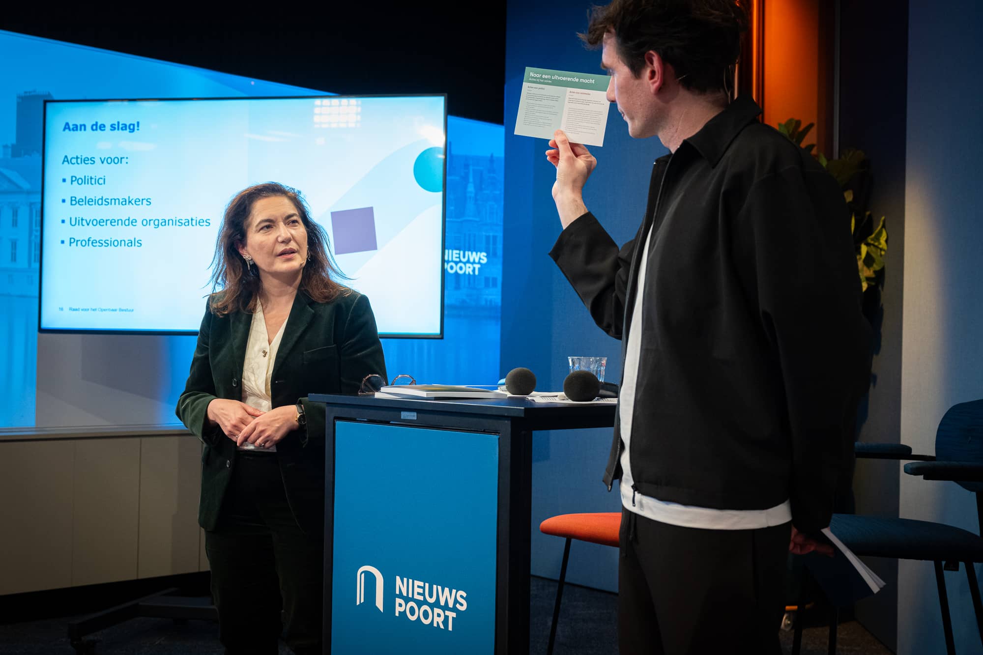 Huri Sahin in gesprek met dagvoorzitter Tom Jessen